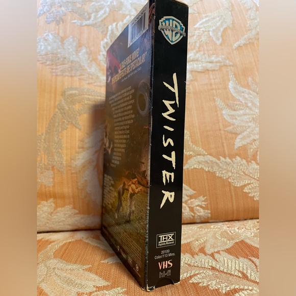 🌪️ Vintage Twister 1996 Warner Home Video Cassette VHS 🌪️ - Picture 2 of 5